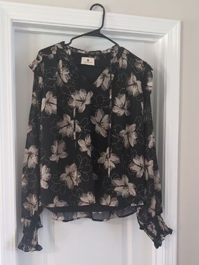 Floral V-Neck Long-Sleeve Blouse - Black and Cream